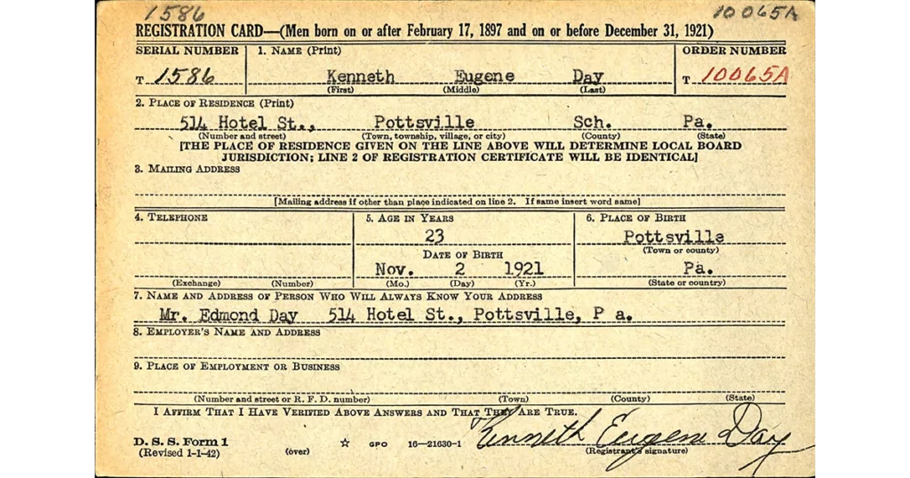Registration card for Kenneth Eugene Day, born Nov 2, 1921, Pottsville, PA.